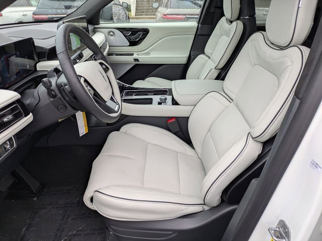 New 2026 Lincoln Aviator Black Label w/ Jet Appearance Package AWD/4WD image 20