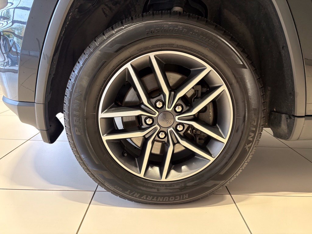 Used 2021 Jeep Grand Cherokee Limited AWD/4WD image 11