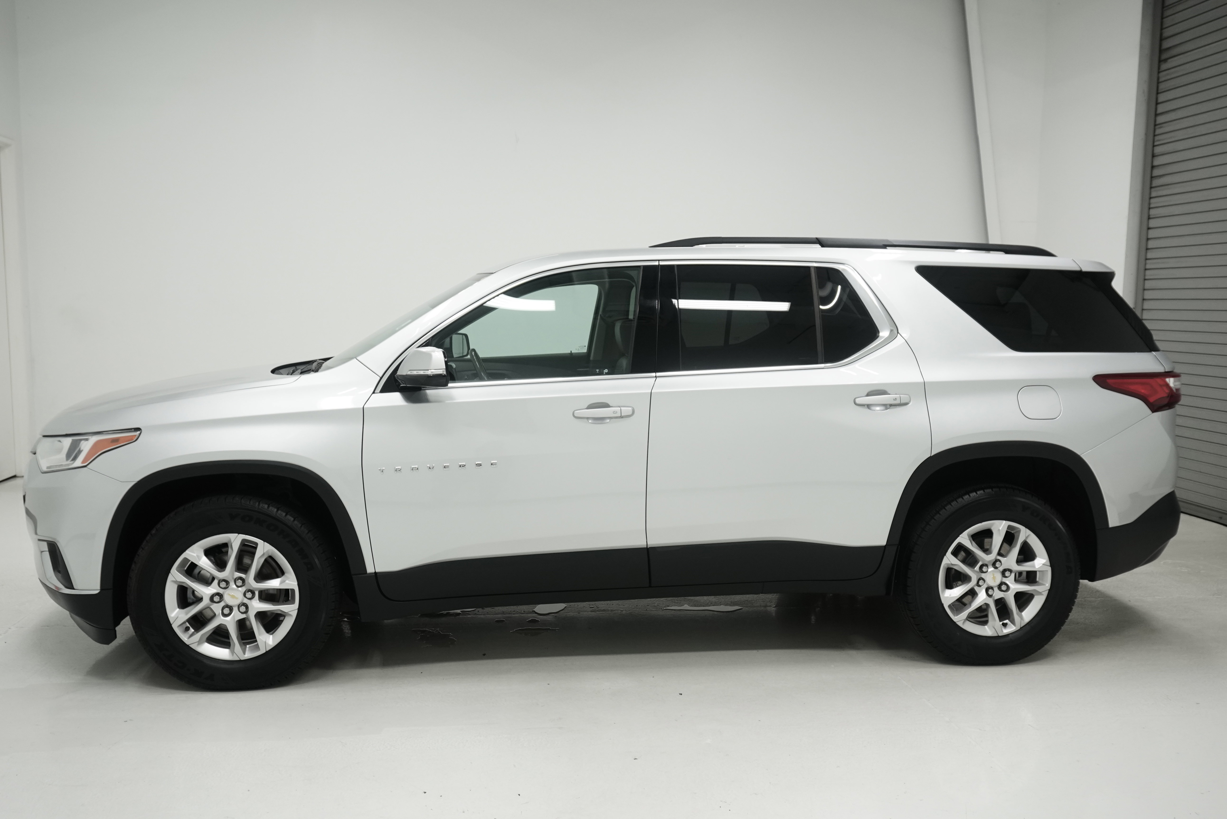Used 2020 Chevrolet Traverse LT w/ Driver Confidence II Package FWD image 7
