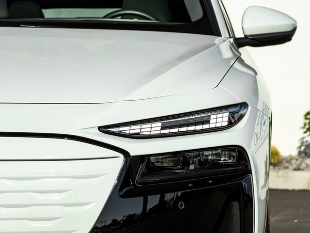 Used 2025 Audi A6 e-tron Premium Plus w/ Premium Plus RWD image 11