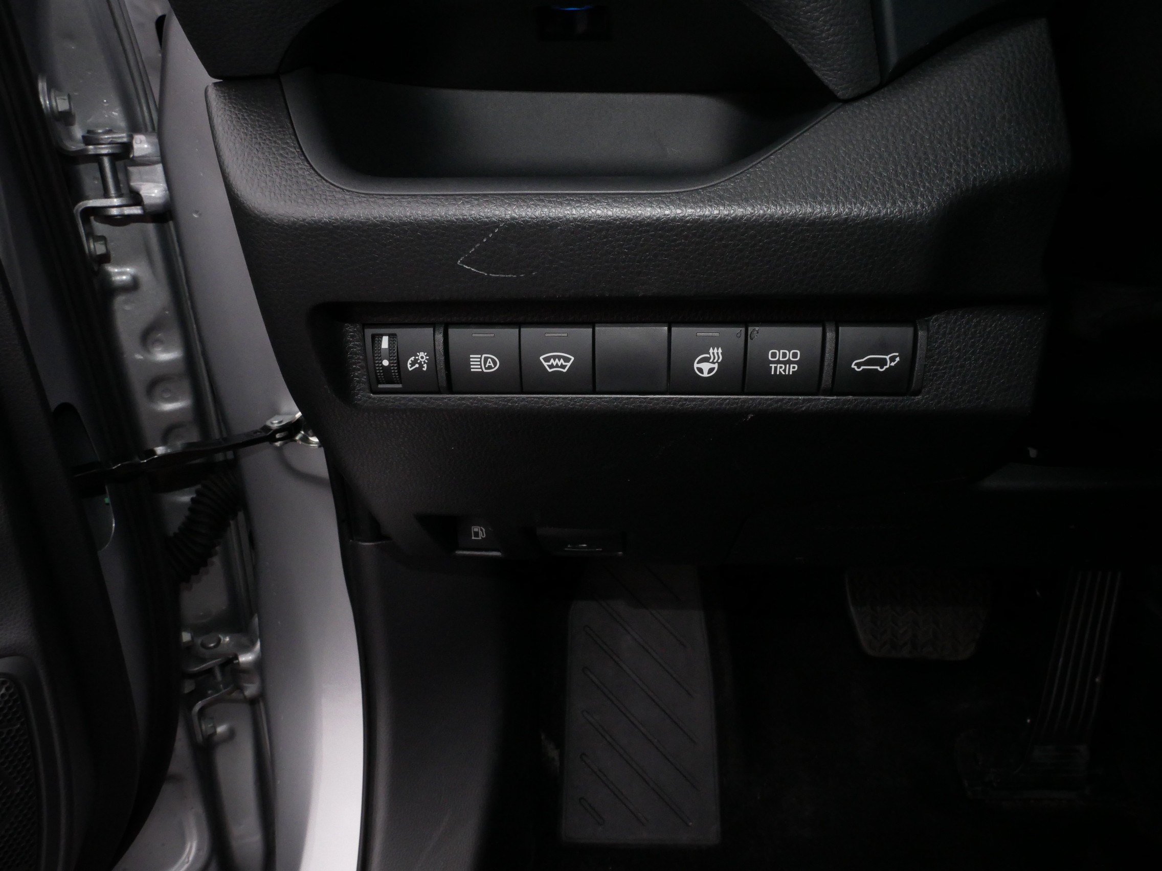 Certified 2025 Toyota RAV4 XSE w/ Weather Package AWD/4WD image 27