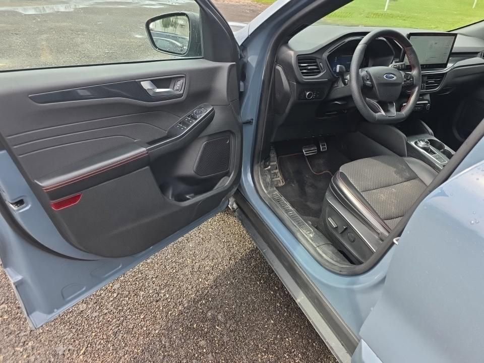 Used 2023 Ford Escape ST-Line w/ Tech Pack #1 image 6