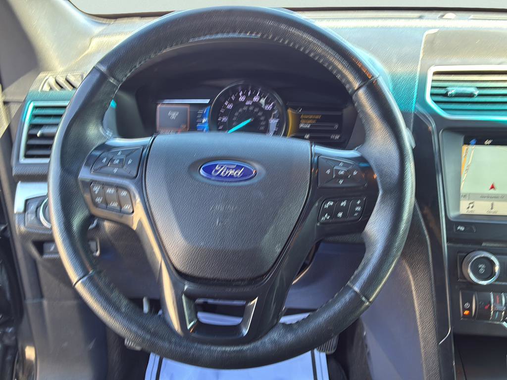 Used 2017 Ford Explorer XLT w/ Equipment Group 202A FWD image 19