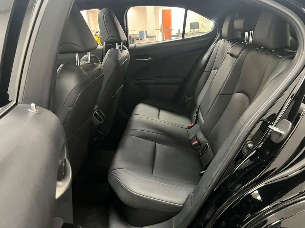 Used 2022 Lexus UX 250h w/ Premium Package image 28