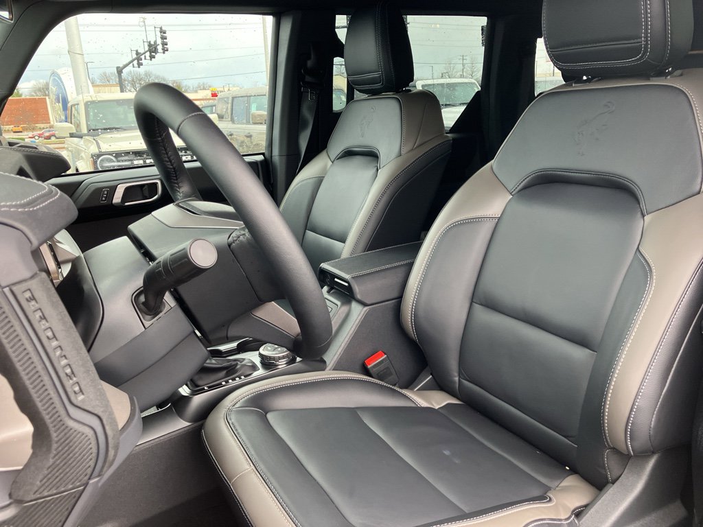 Used 2025 Ford Bronco Outer Banks image 29