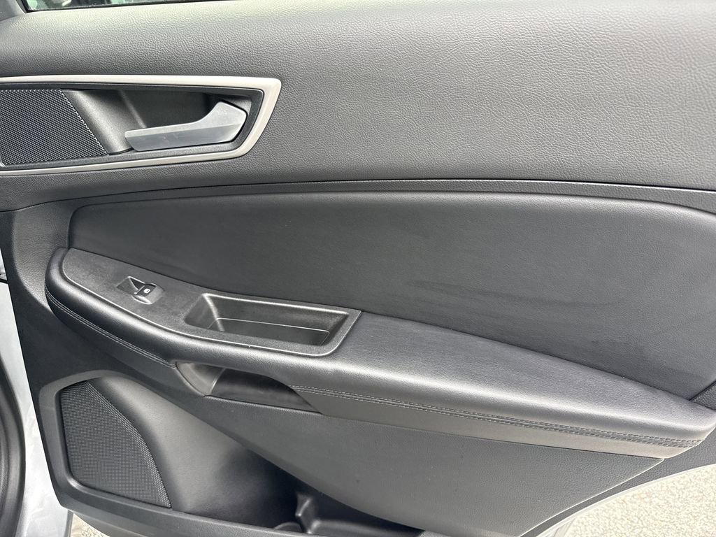 Used 2022 Ford Edge SEL AWD/4WD image 16