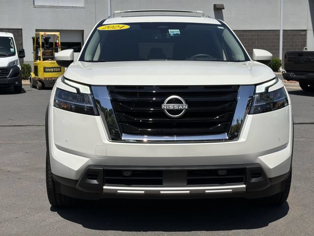 Used 2024 Nissan Pathfinder Platinum w/ Cargo Package AWD/4WD image 16