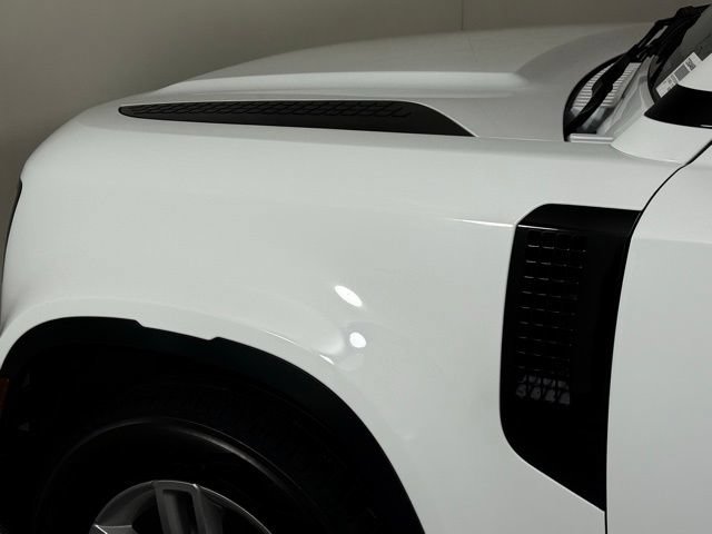 Used 2026 Land Rover Defender 110 S AWD/4WD image 13