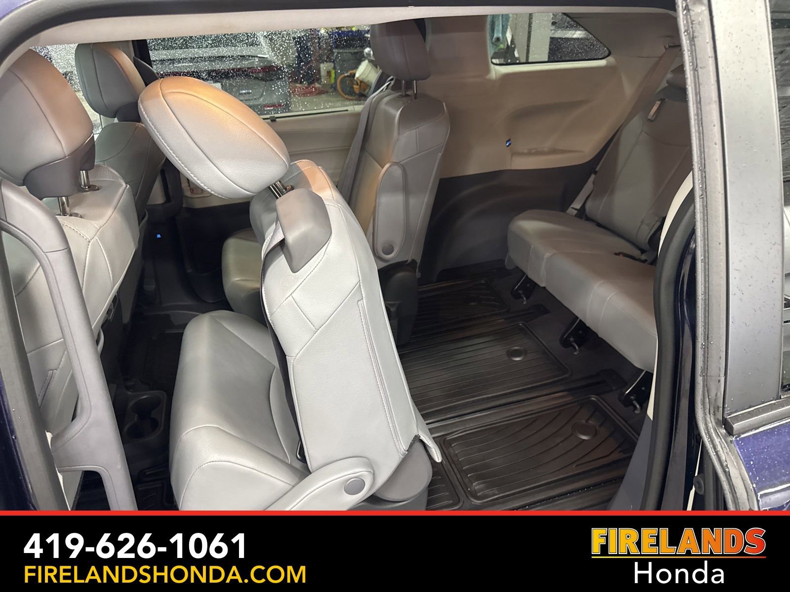 Used 2024 Toyota Sienna XLE AWD/4WD image 35