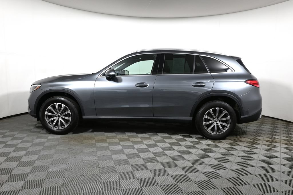 Used 2023 Mercedes-Benz GLC 300 4MATIC image 2