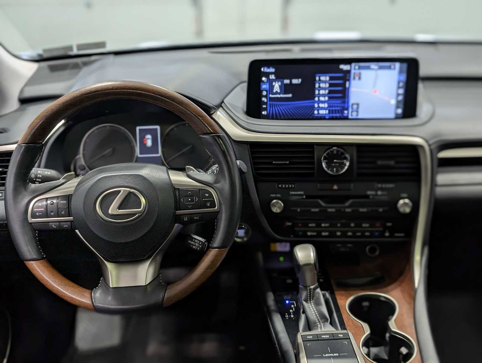 Used 2022 Lexus RX 350L Premium w/ Premium Package image 5