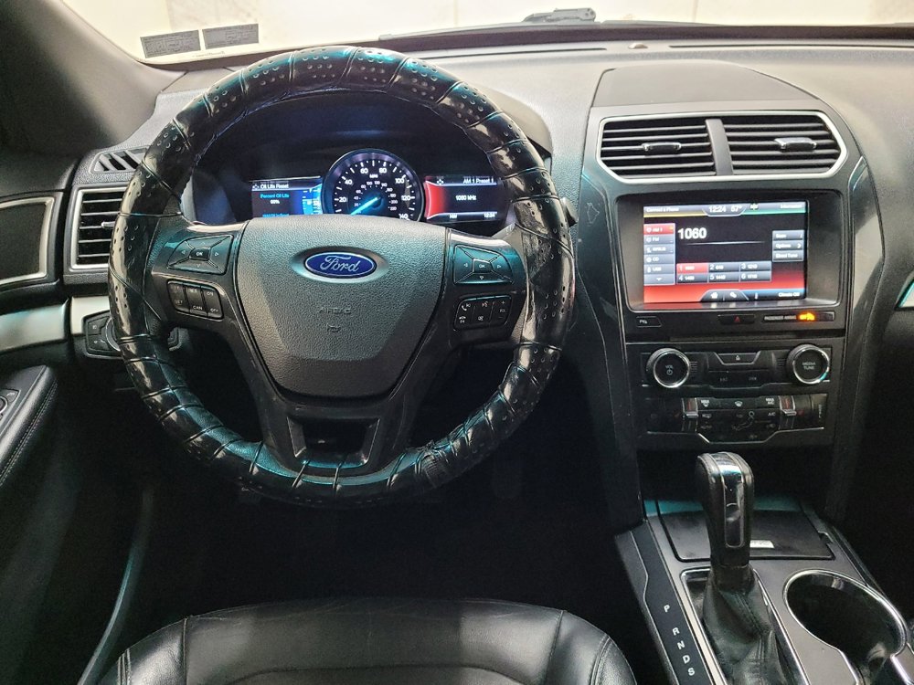 Used 2016 Ford Explorer XLT w/ Equipment Group 202A image 22