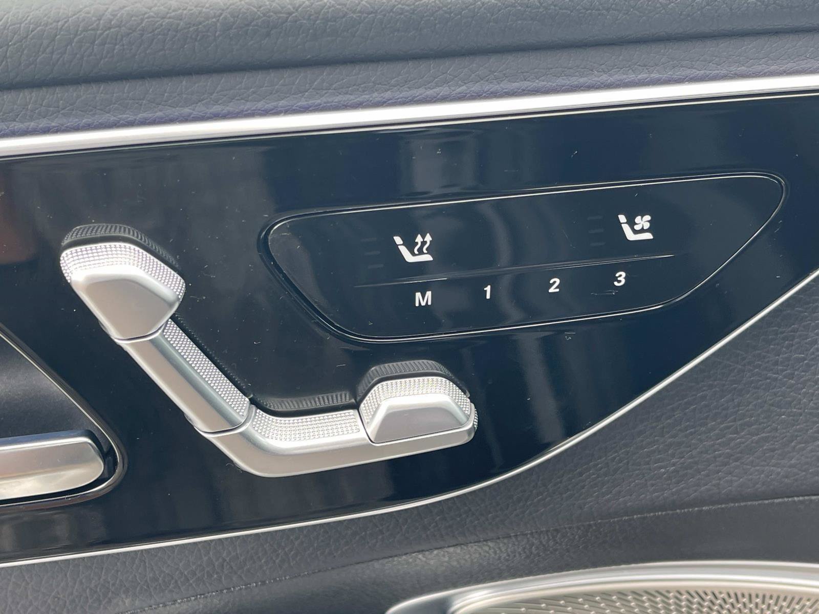 Certified 2025 Mercedes-Benz C 300 4MATIC Sedan image 31