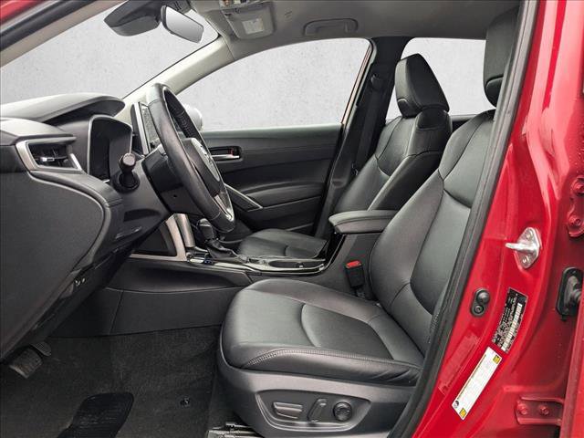 Used 2023 Toyota Corolla Cross XLE image 16