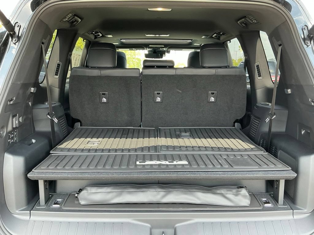 New 2026 Lexus LX 700h Luxury AWD/4WD image 18