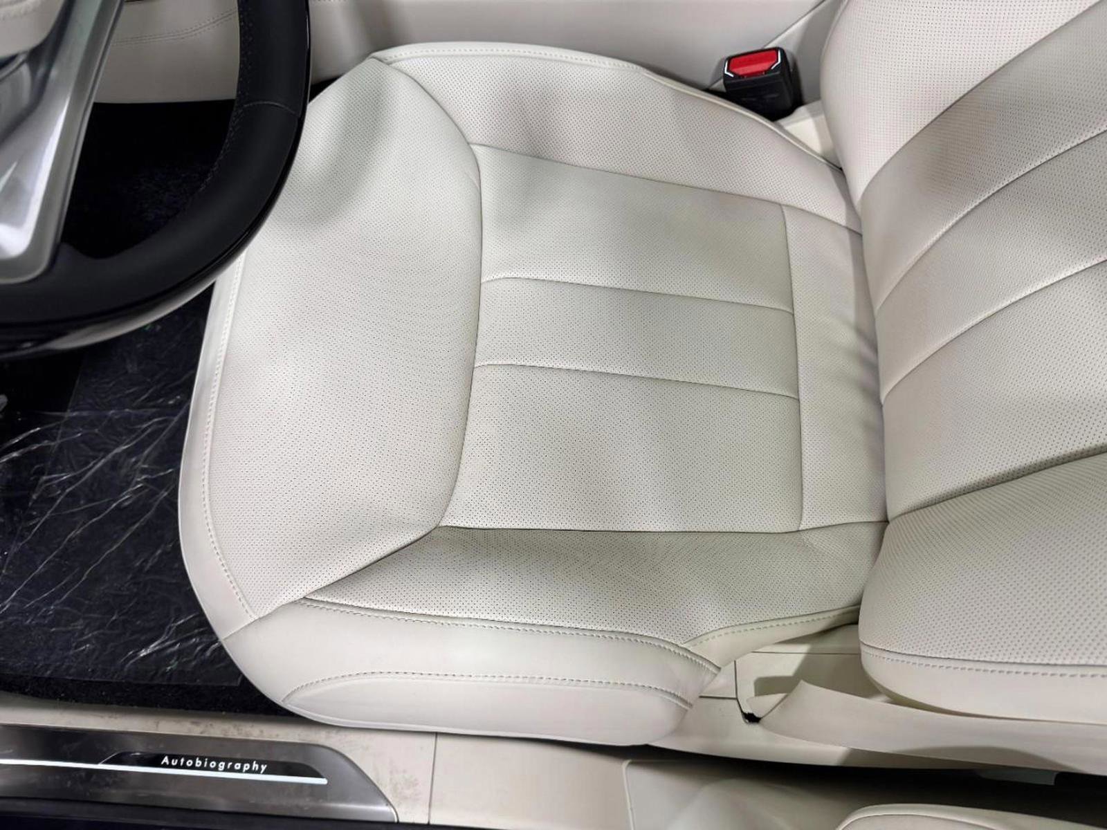 New 2026 Land Rover Range Rover Autobiography image 28