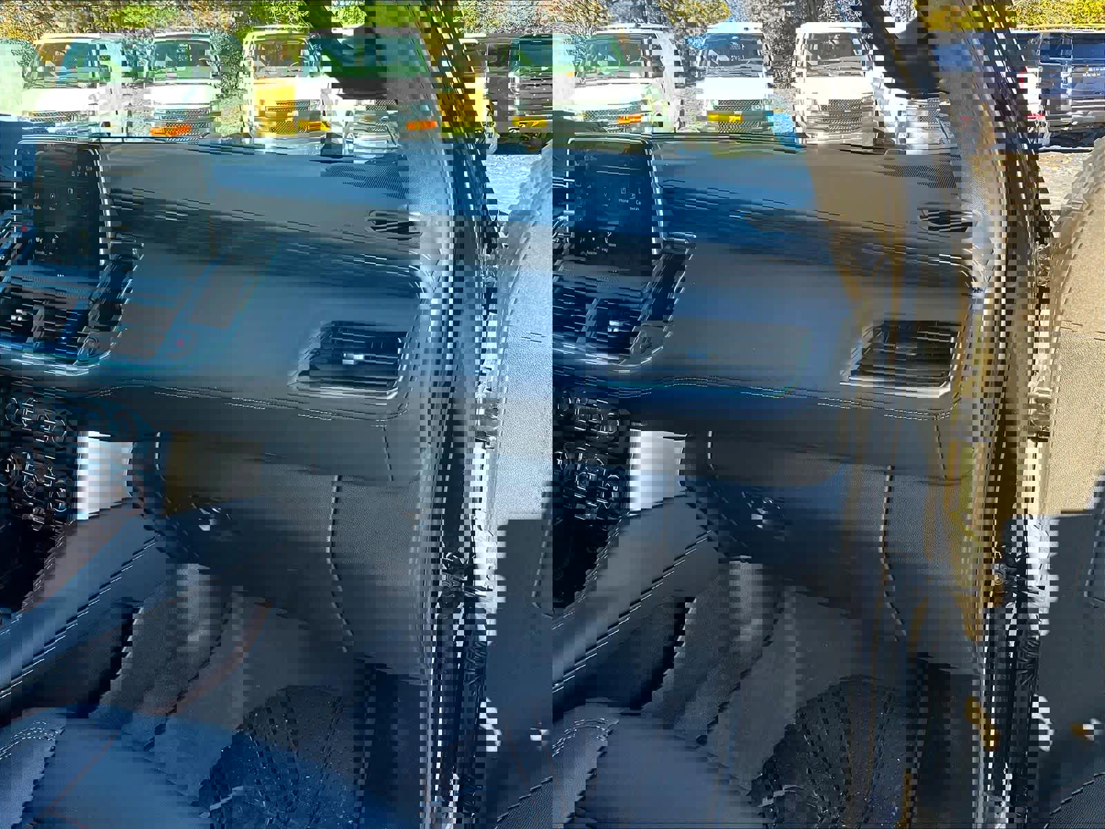 Used 2024 Chevrolet Tahoe Z71 w/ Luxury Package image 13