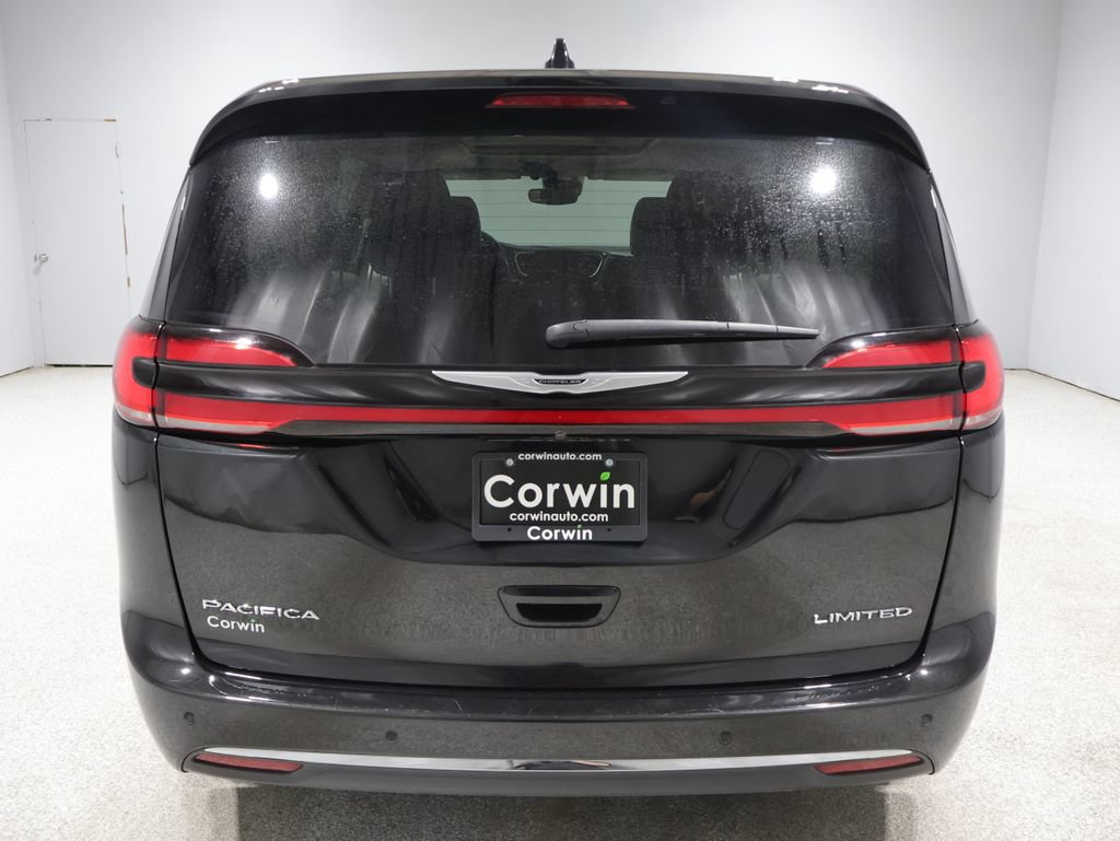 Certified 2024 Chrysler Pacifica Limited FWD image 4
