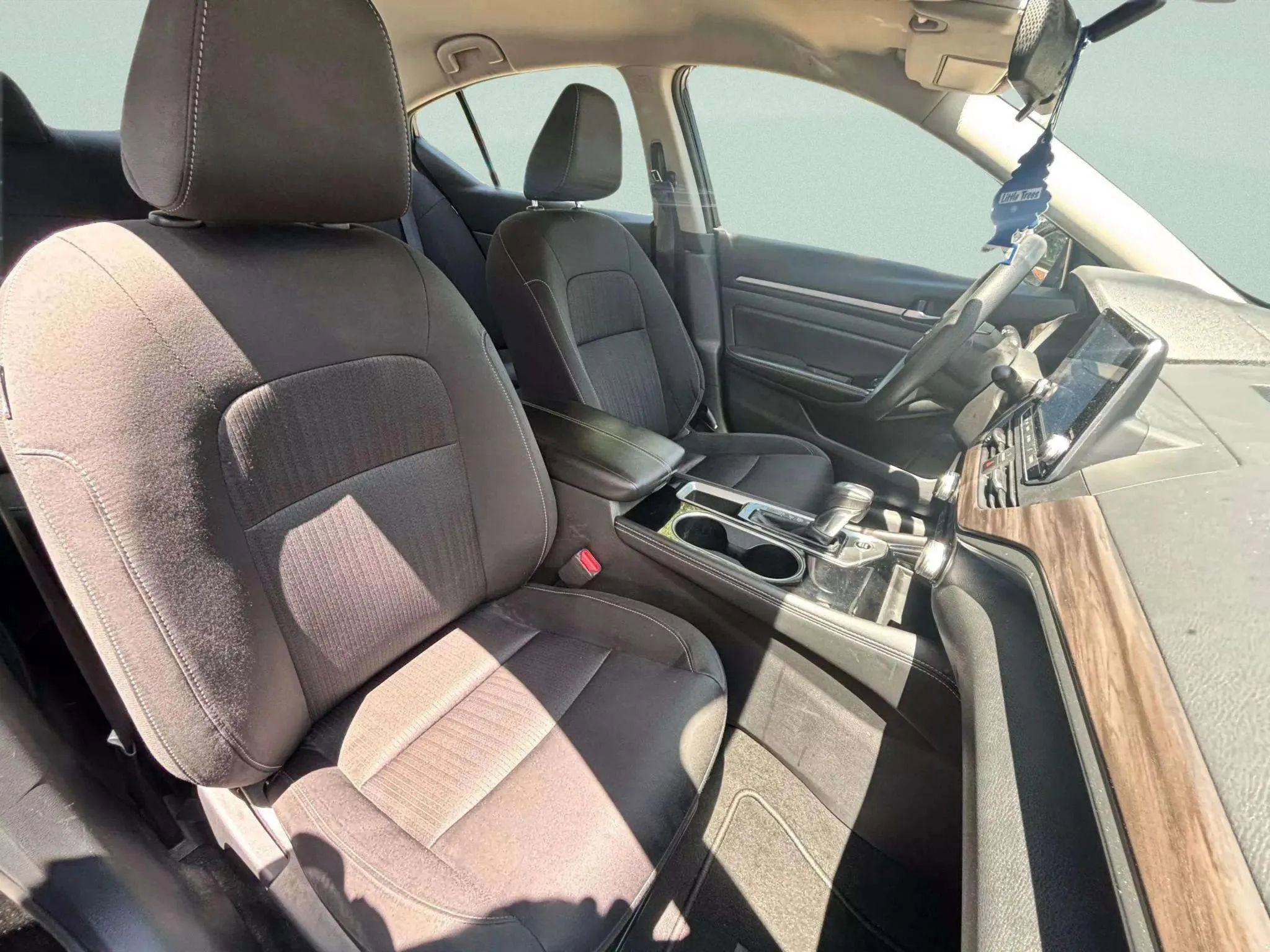 Used 2023 Nissan Altima 2.5 SV image 9