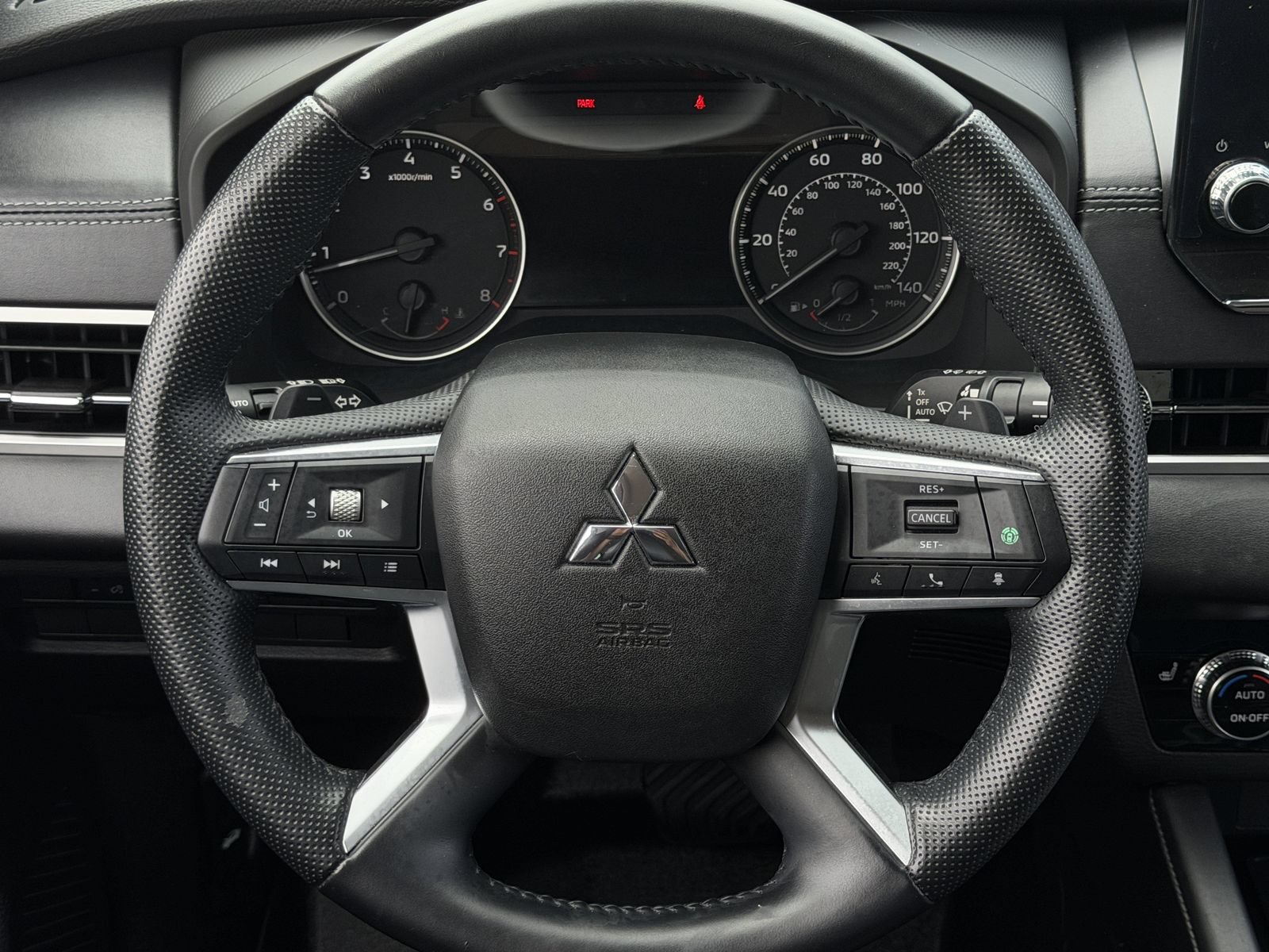 Used 2023 Mitsubishi Outlander SE FWD image 15