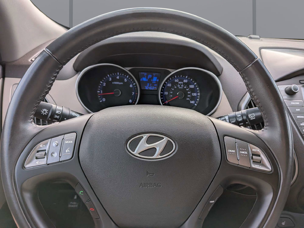 Used 2014 Hyundai Tucson Limited w/ Technology Package 02 FWD image 40