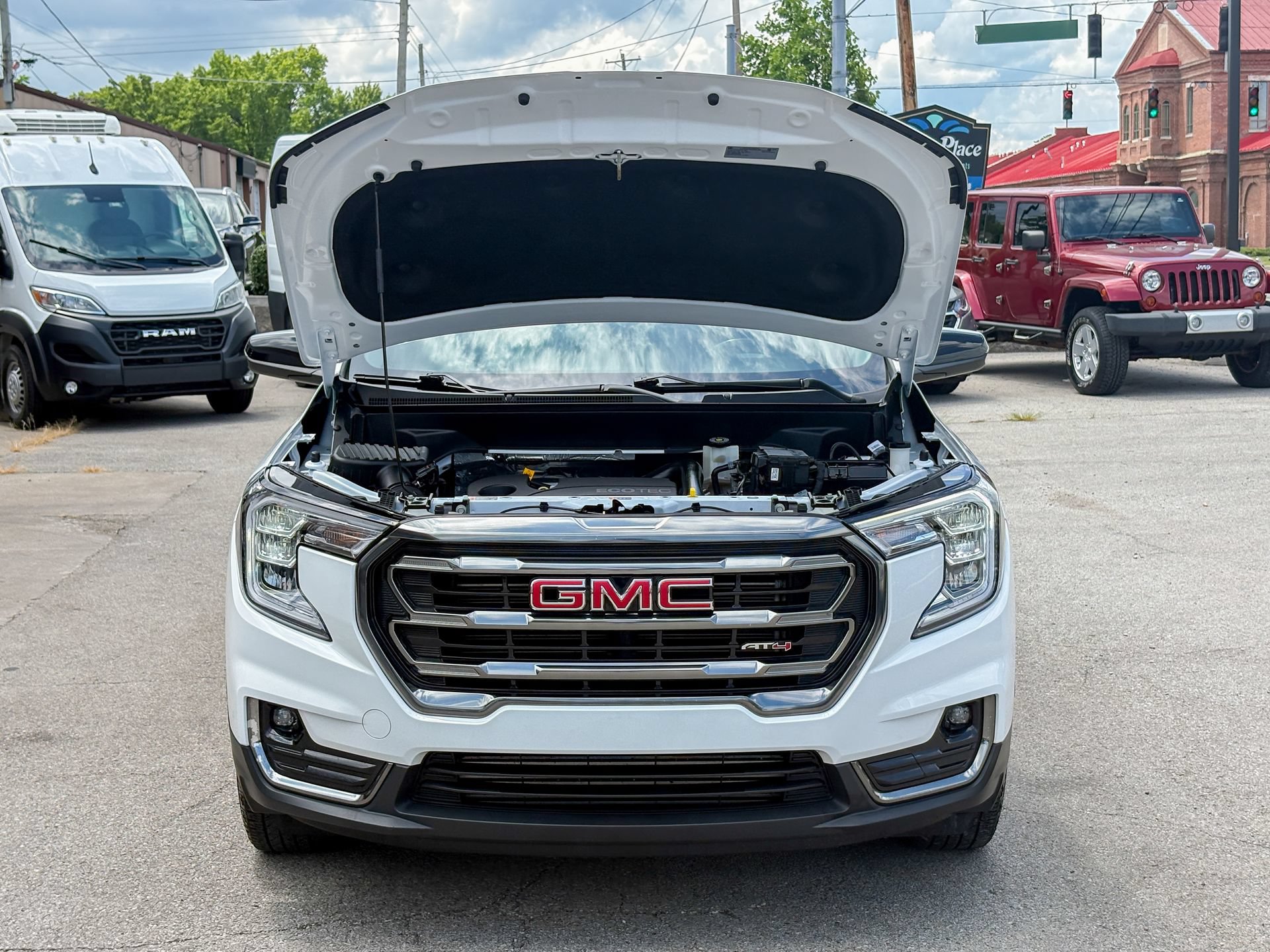 Used 2022 GMC Terrain AT4 AWD/4WD image 38