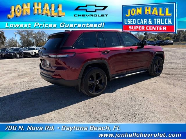 Used 2024 Jeep Grand Cherokee Altitude image 10