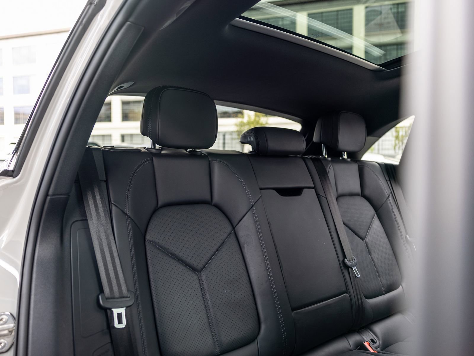 Certified 2024 Porsche Macan S image 35