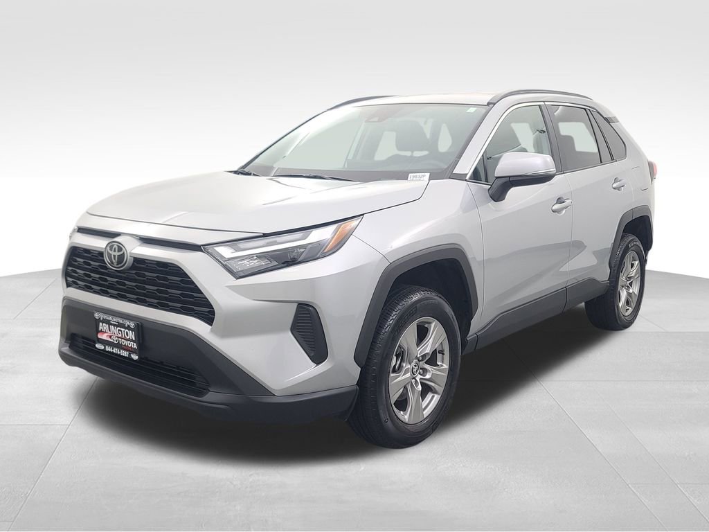 Used 2025 Toyota RAV4 XLE image 9