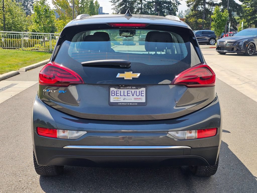Used 2017 Chevrolet Bolt Premier w/ Driver Confidence II Package FWD image 4