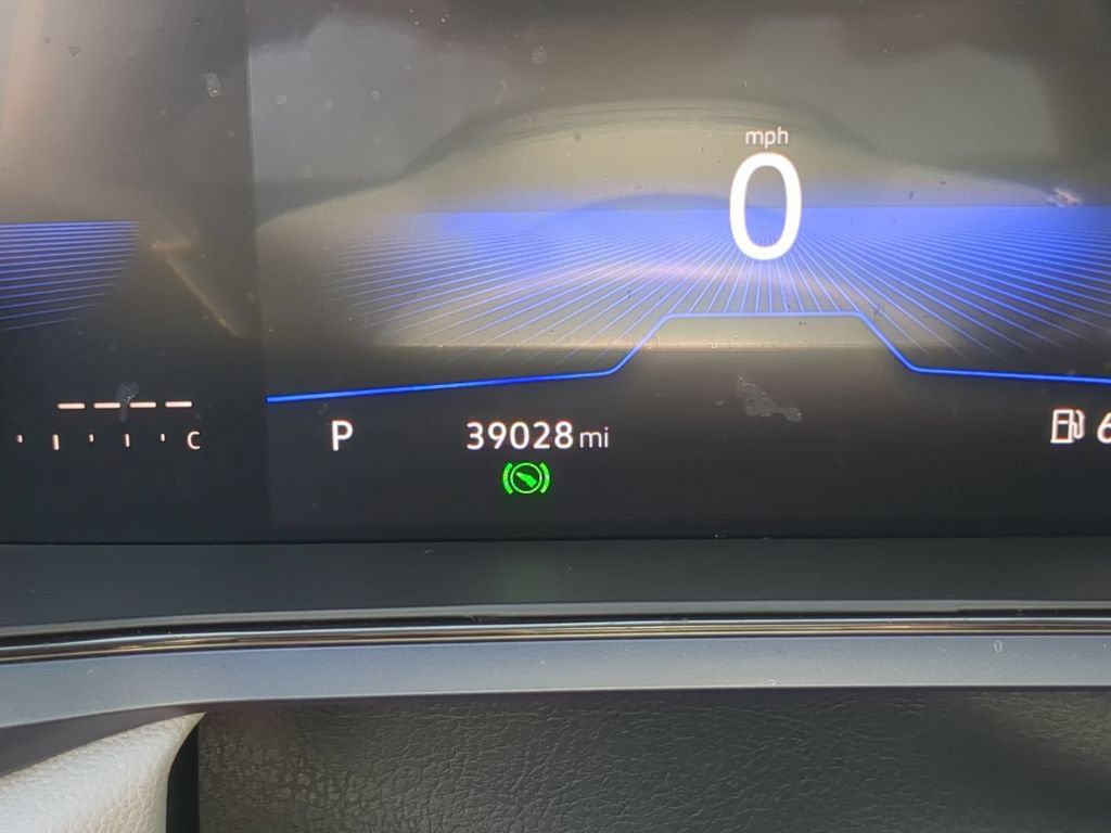 Certified 2023 Volkswagen Taos SE w/ Panoramic Sunroof Package FWD image 34