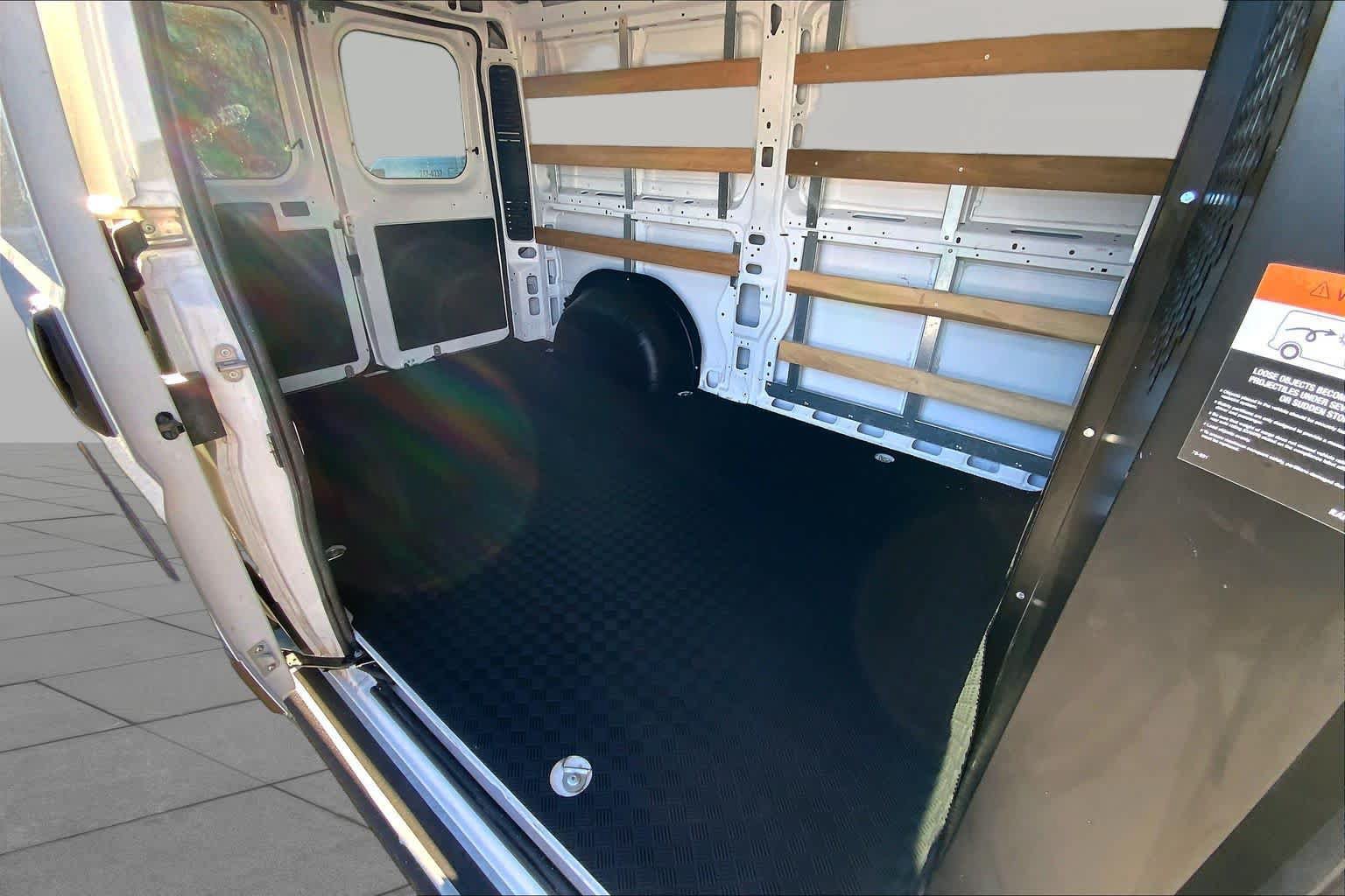 Used 2025 RAM ProMaster 2500 w/ U-Haul Equipment Group FWD image 20