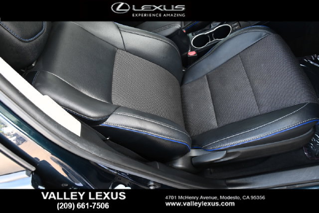 Used 2017 Toyota Corolla SE w/ SE Premium Package FWD image 21