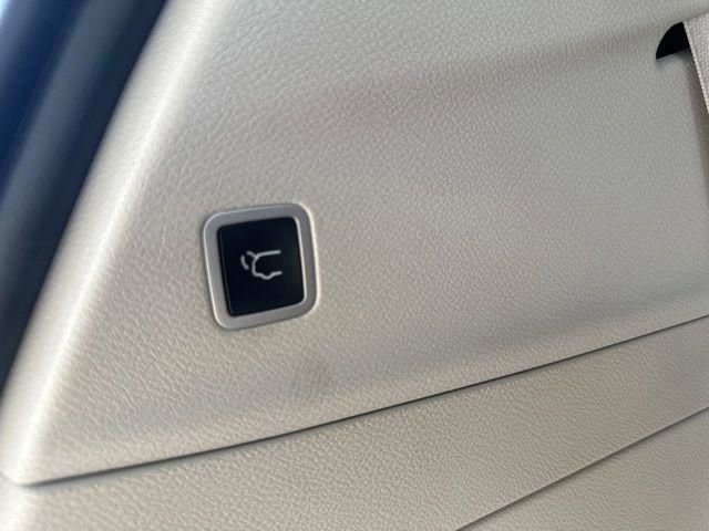 Used 2022 Chrysler Pacifica Touring-L w/ Uconnect Theater Family Group image 40