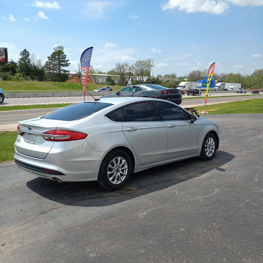 Used 2017 Ford Fusion S image 5