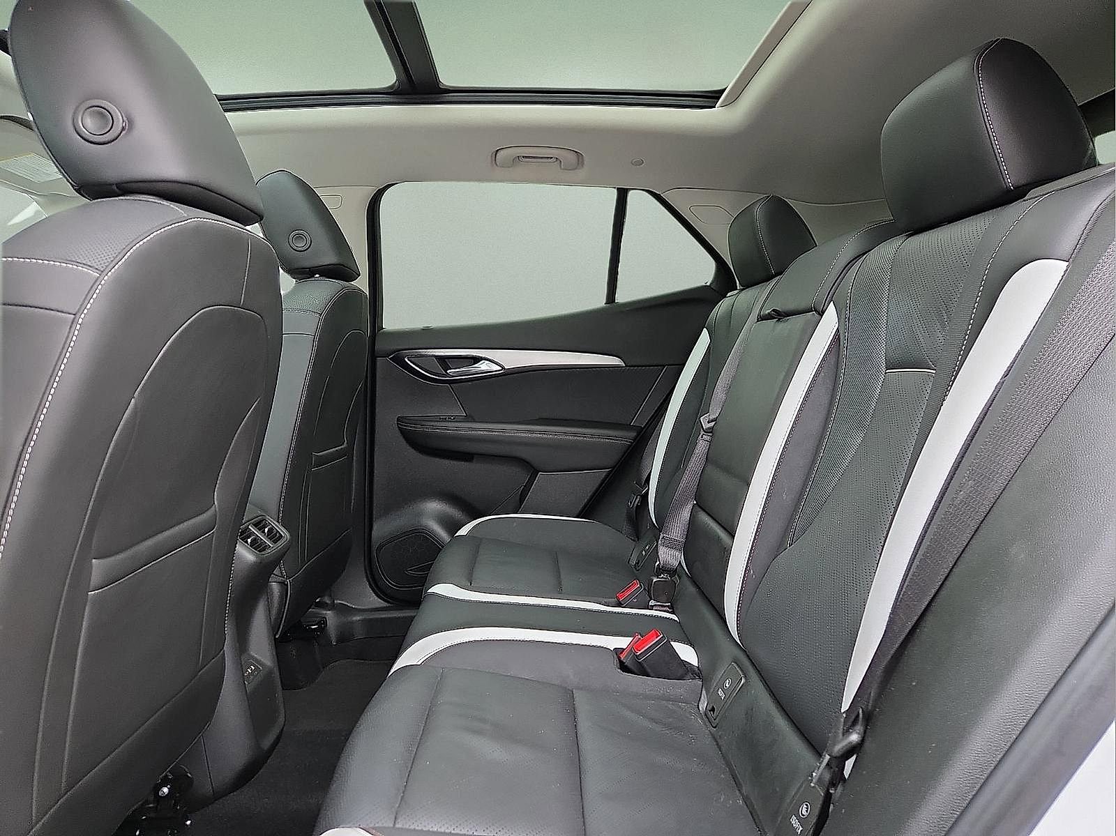 Used 2025 Buick Envision Sport Touring AWD/4WD image 10
