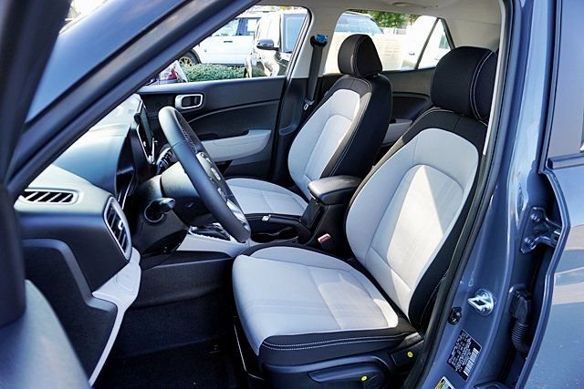 Certified 2026 Hyundai Venue SEL FWD image 15