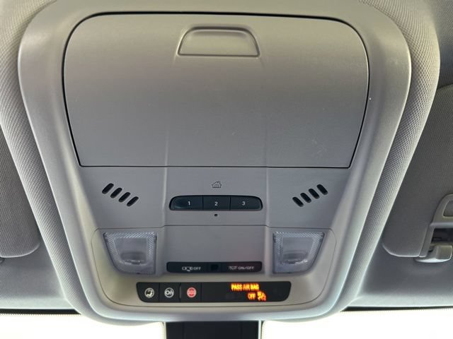 Used 2024 Chevrolet Equinox Premier FWD image 43