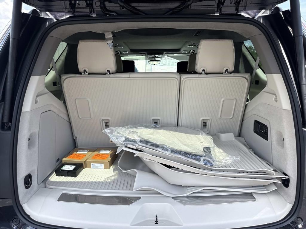New 2026 Cadillac Escalade Platinum Sport w/ LPO, Floor Liner Package AWD/4WD image 11
