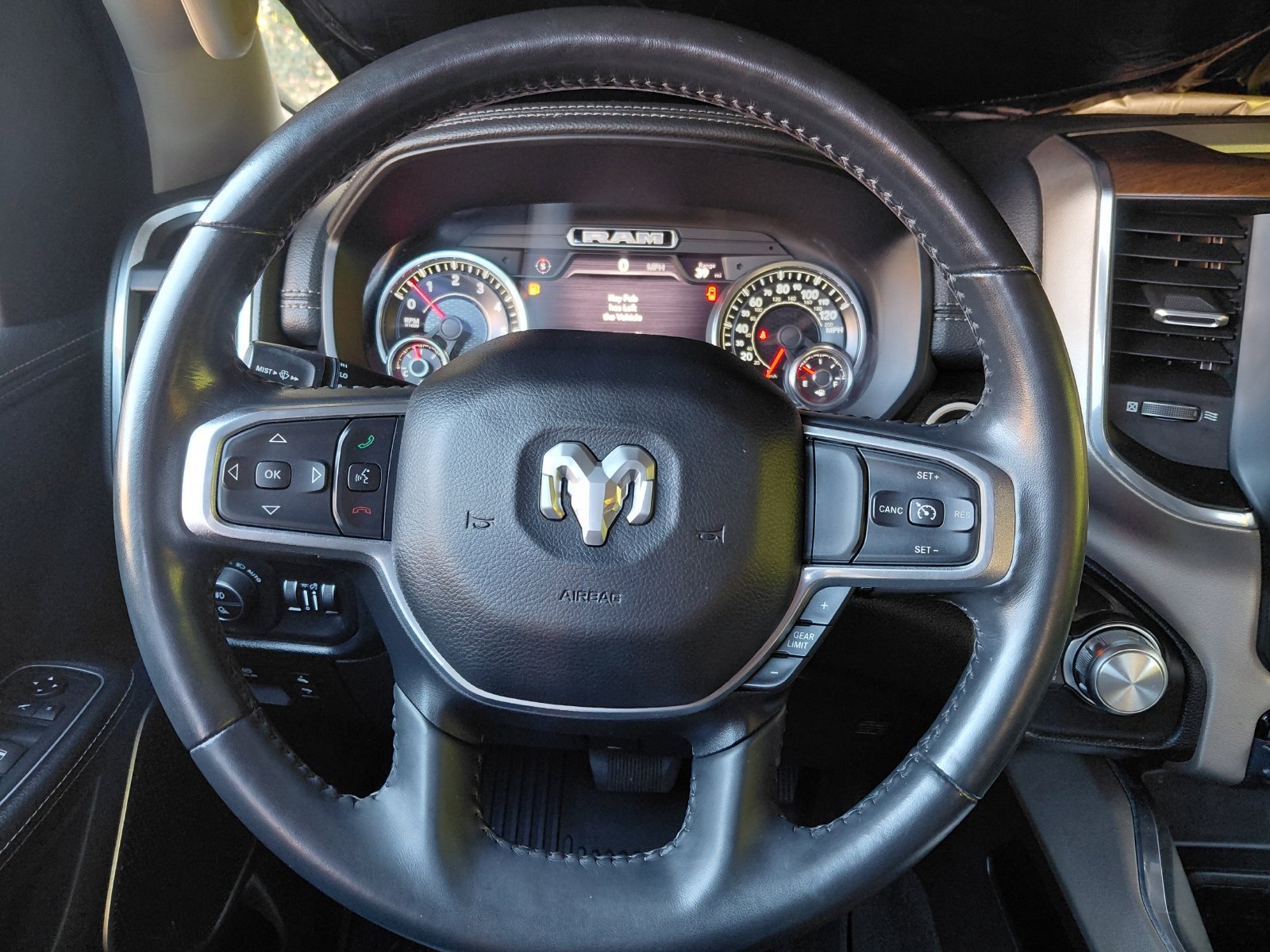Used 2021 RAM 1500 Laramie AWD/4WD image 4