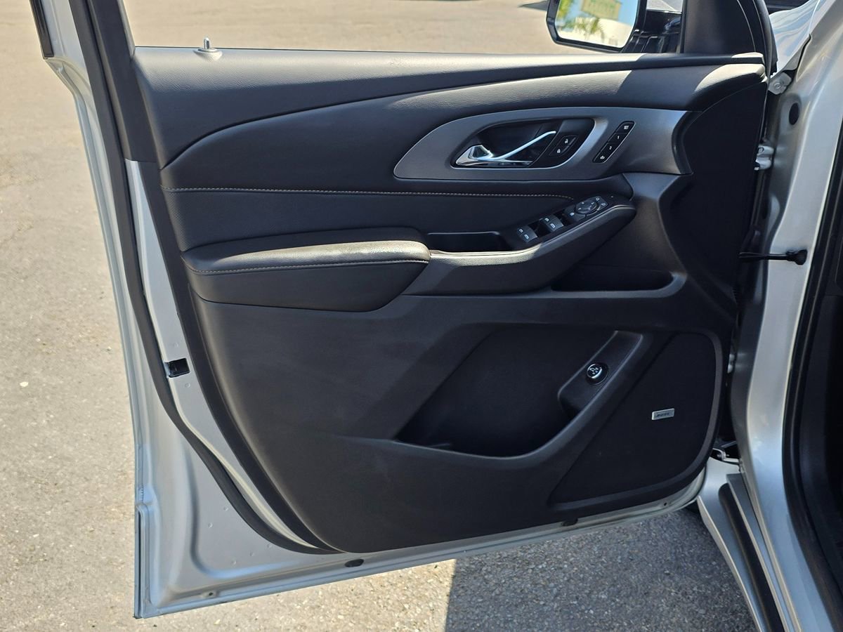 Used 2018 Chevrolet Traverse Premier image 23