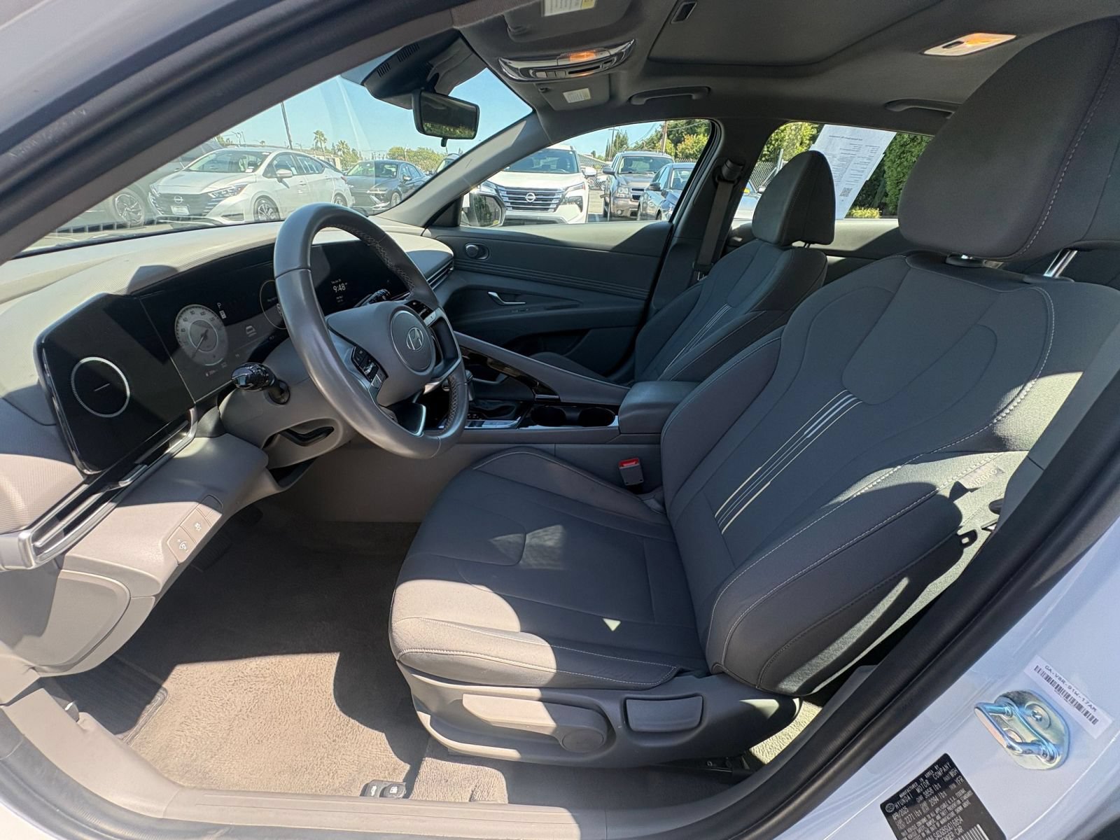 Used 2025 Hyundai Elantra SEL FWD image 27