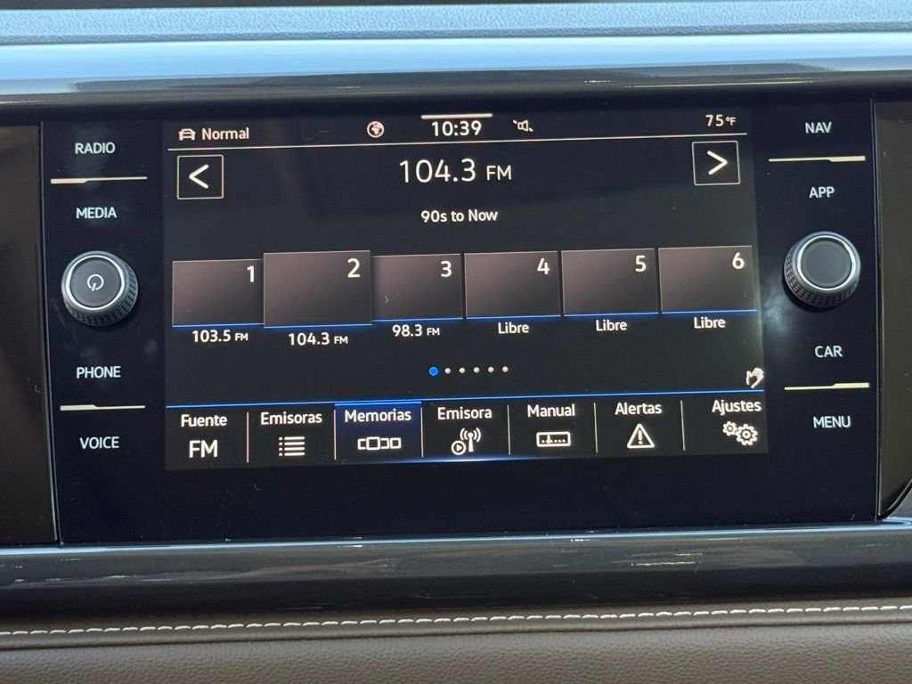 Used 2023 Volkswagen Taos SEL image 22