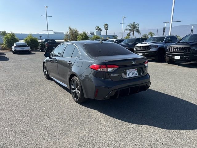 Used 2025 Toyota Corolla SE w/ SE Premium Package image 6