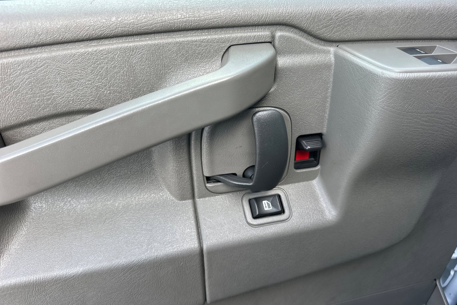 Used 2023 Chevrolet Express 2500 w/ Driver Convenience Package image 11