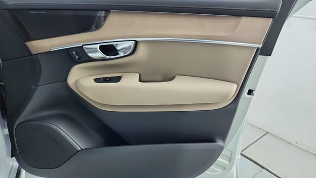 New 2026 Volvo XC90 B6 Plus w/ Protection Package Premier AWD/4WD image 40