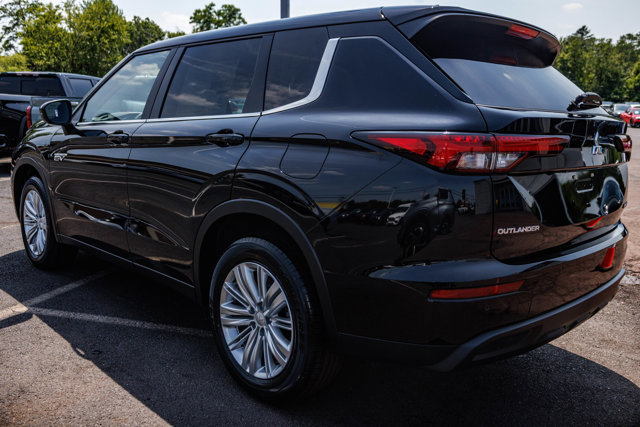 New 2025 Mitsubishi Outlander ES image 7