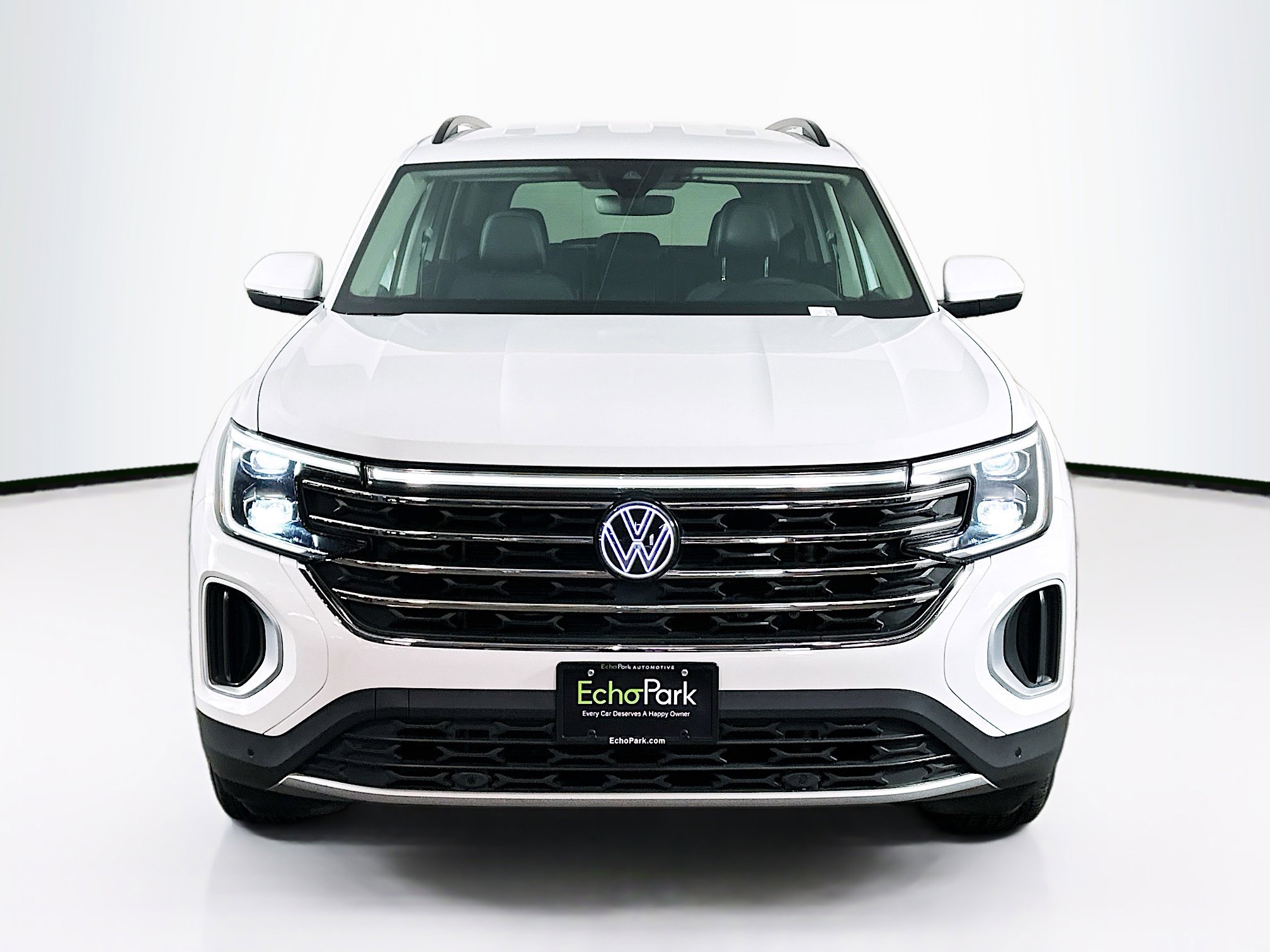 Used 2025 Volkswagen Atlas SE image 2