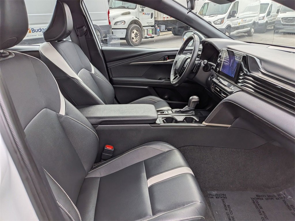 Used 2025 Toyota Camry LE image 29