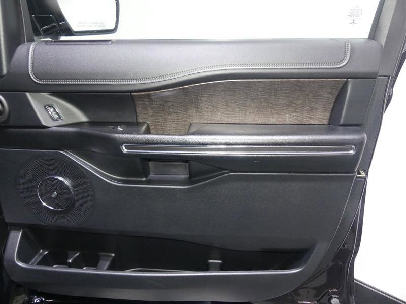 Used 2021 Ford Expedition Max Limited image 17
